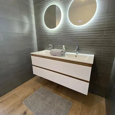 بيت للعطل Maison Neuve Vue Panoramique Sur La 6 Pers A كروزون